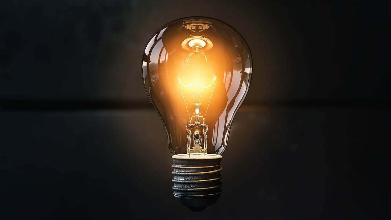 Close up image of an old fashioned light bulb