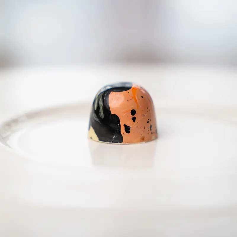 <img src="tiramisu.jpg" alt="Tiramisu sjokolade – håndlaget med mascarpone og kakao">